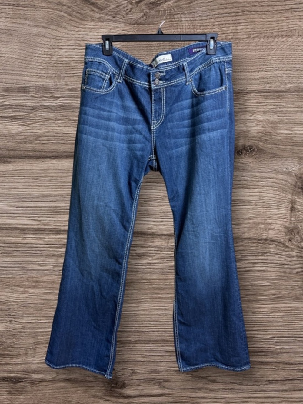 Vigoss embellished bootcut jeans. Size 20